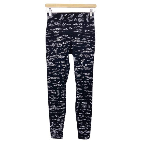 Lululemon Wunder Under Pant Hi-Rise Graf Black White Print Luxtreme 30in Size 8 - Picture 1 of 8